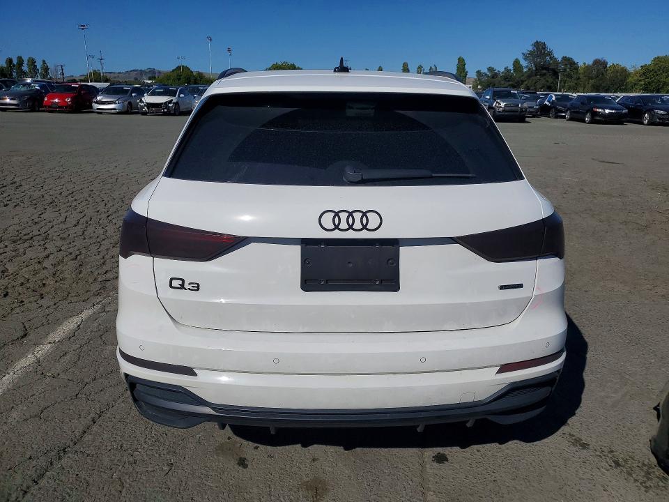 53222956 :رقم المزاد ، WA1EECF31N1141021 vin ، 2022 Audi Q3 مزاد بيع