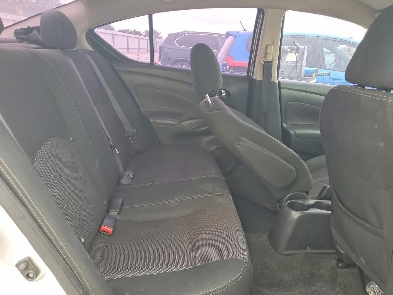 54142306 :رقم المزاد ، 3N1CN7AP7JK397514 vin ، 2018 Nissan Versa مزاد بيع