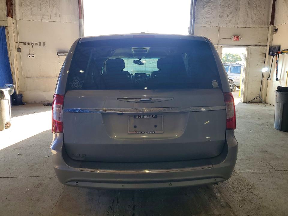 52684546 :رقم المزاد ، 2C4RC1CG5FR656190 vin ، 2015 Chrysler Town & Country مزاد بيع