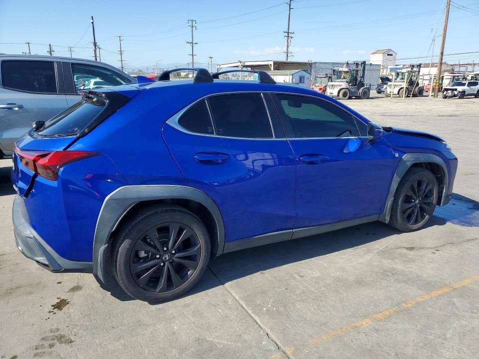 53073956 :رقم المزاد ، JTHY3JBH8K2017377 vin ، 2019 Lexus Ux 200 مزاد بيع