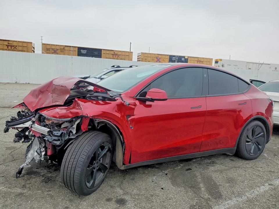 52489356 :رقم المزاد ، 7SAYGDED0TF565228 vin ، 2026 Tesla Model Y مزاد بيع