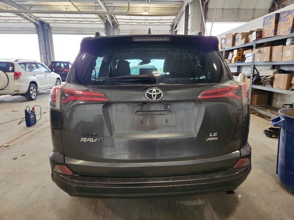 55356596 :رقم المزاد ، JTMBFREV1JJ735355 vin ، 2018 Toyota Rav4 مزاد بيع