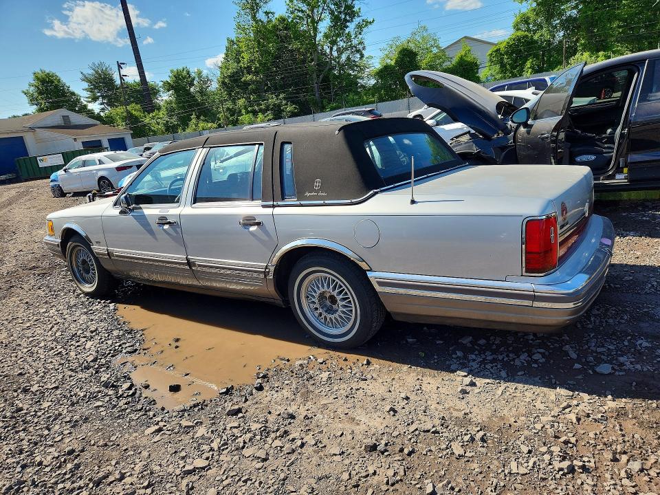 55207716 :رقم المزاد ، 1LNCM82F6LY792061 vin ، 1990 Lincoln Town Car مزاد بيع