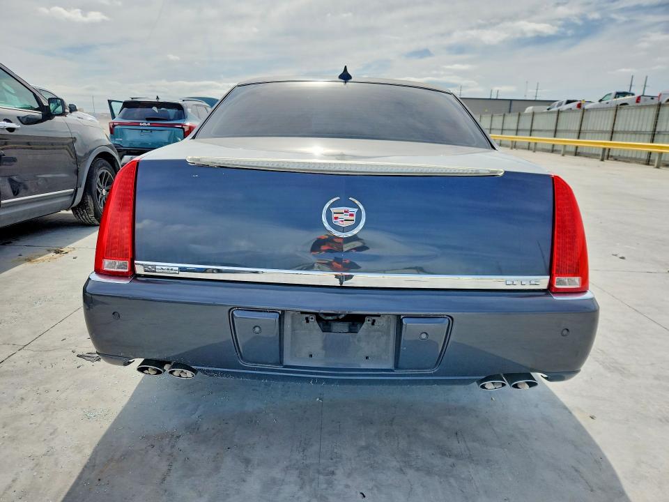 2010 Cadillac Dts მანქანა იყიდება აუქციონზე, vin: 1G6KH5EY0AU129494, აუქციონის ნომერი: 52554886