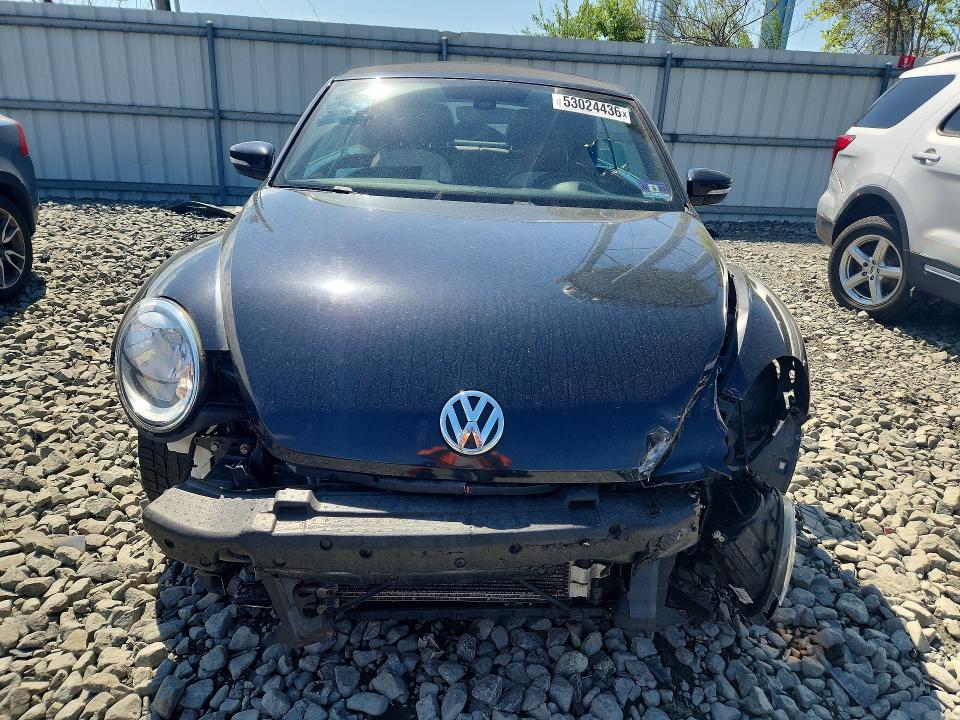 53024436 :رقم المزاد ، 3VW517AT7HM813782 vin ، 2017 Volkswagen Beetle مزاد بيع