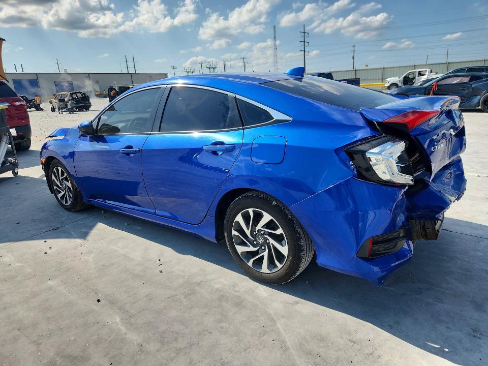 54688686 :رقم المزاد ، 19XFC2F72HE015846 vin ، 2017 Honda Civic مزاد بيع