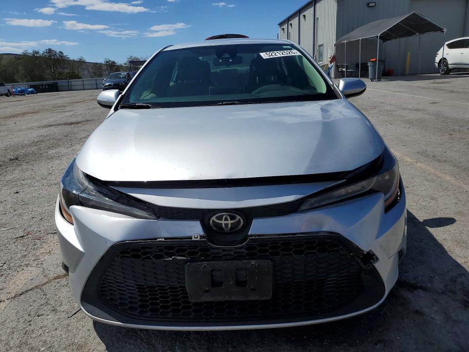 52212526 :رقم المزاد ، JTDEPMAE4MJ136960 vin ، 2021 Toyota Corolla مزاد بيع