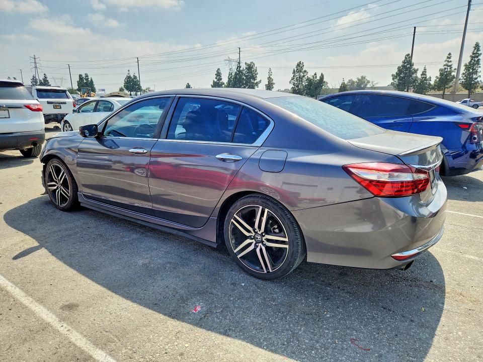 53024386 :رقم المزاد ، 1HGCR2F13HA165353 vin ، 2017 Honda Accord مزاد بيع