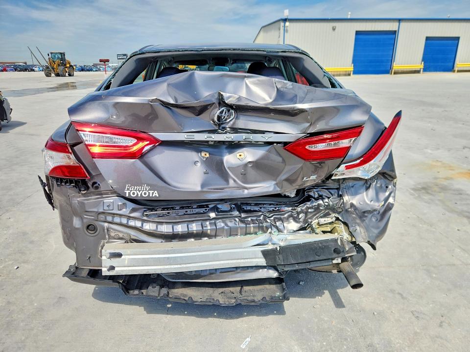 Продажа на аукционе авто 2018 Toyota Camry, vin: 4T1B11HK4JU007587, номер лота: 55032476