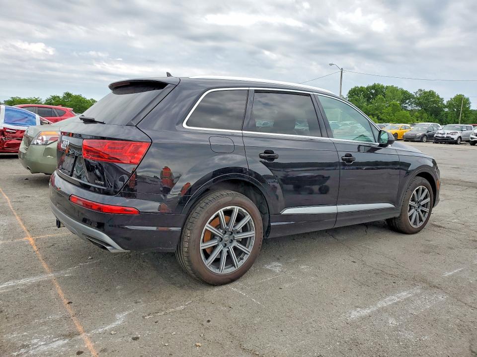 53066196 :رقم المزاد ، WA1LHBF76JD028590 vin ، 2018 Audi Q7 مزاد بيع