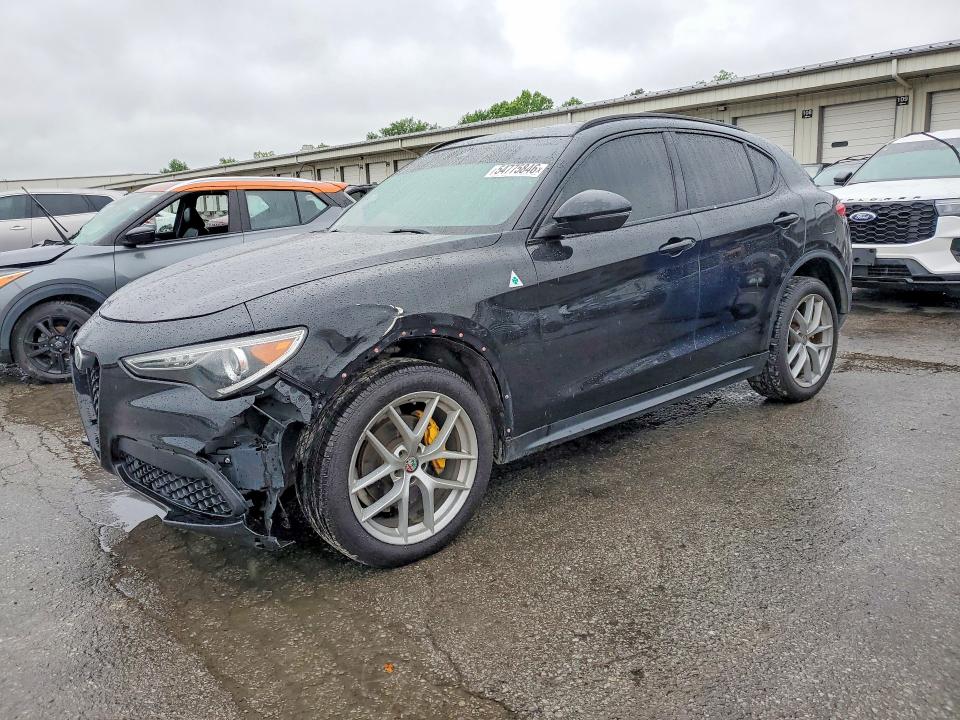54775846 :رقم المزاد ، ZASFAKNN6J7B99370 vin ، 2018 Alfa Romeo Stelvio مزاد بيع