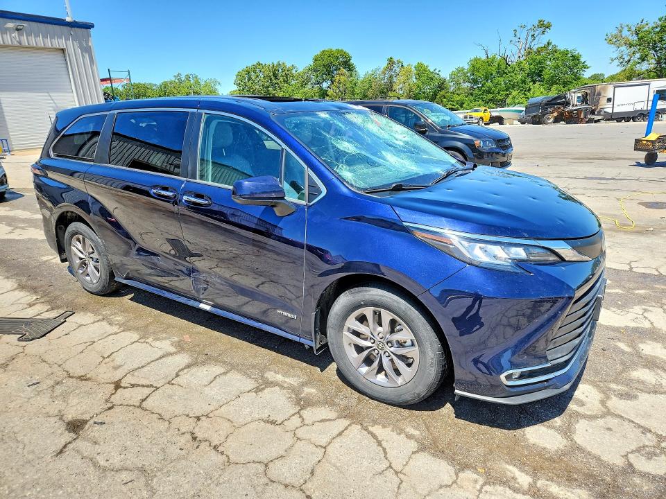Продажа на аукционе авто 2021 Toyota Sienna, vin: 5TDYRKEC9MS034075, номер лота: 53261246