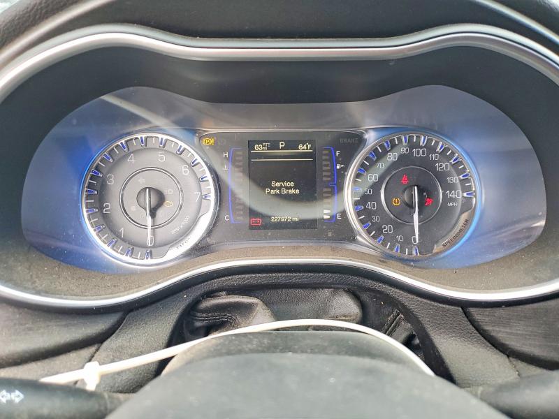 52623456 :رقم المزاد ، 1C3CCCAB3FN695502 vin ، 2015 Chrysler 200 مزاد بيع