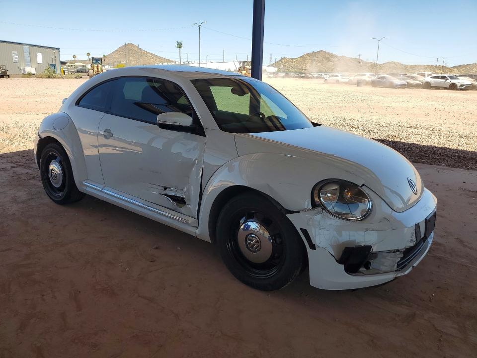 54796896 :رقم المزاد ، 3VWJ17AT1GM613459 vin ، 2016 Volkswagen Beetle مزاد بيع