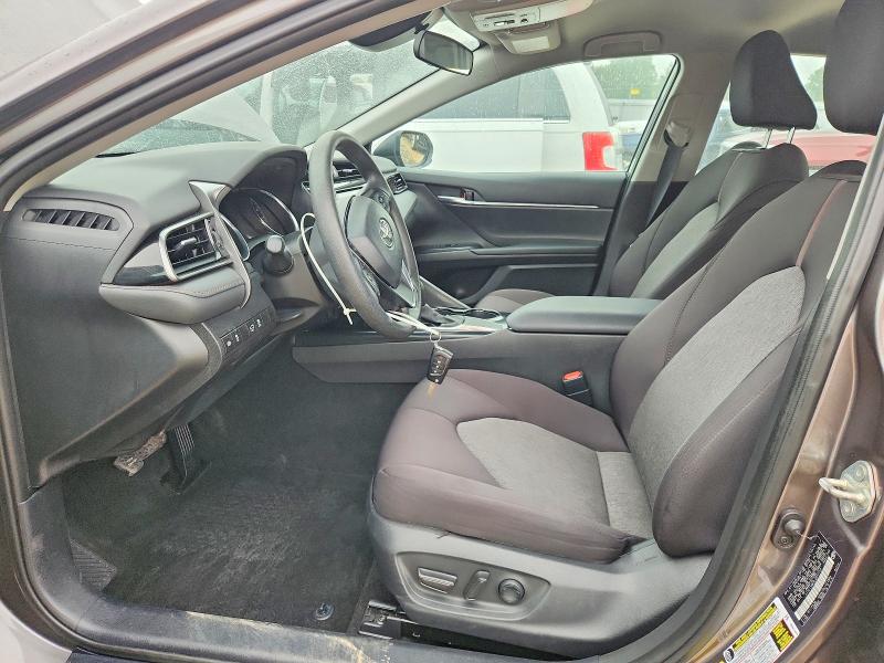 2020 Toyota Camry მანქანა იყიდება აუქციონზე, vin: 4T1C11AK3LU977142, აუქციონის ნომერი: 54426156