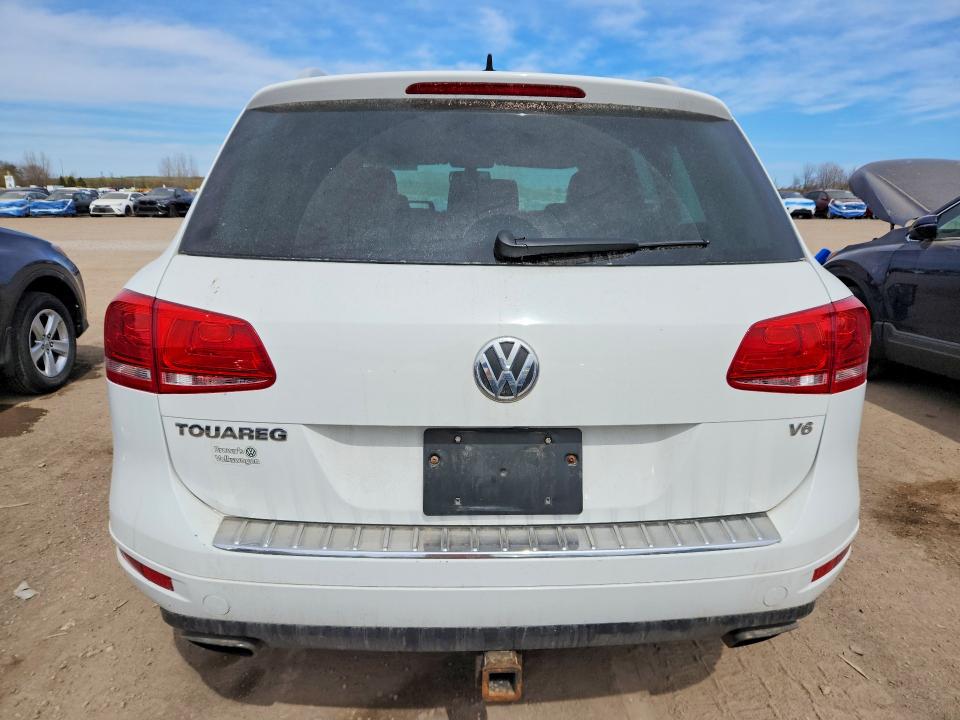 2014 Volkswagen Touareg მანქანა იყიდება აუქციონზე, vin: WVGDF9BP2ED003864, აუქციონის ნომერი: 52654066