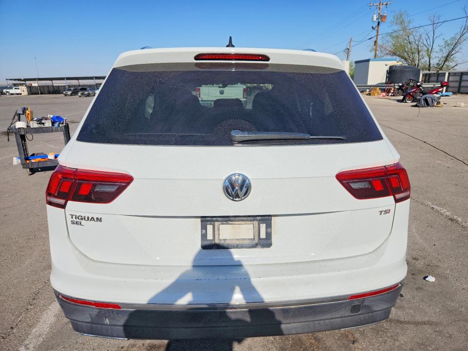 53457176 :رقم المزاد ، 3VV3B7AX2JM161851 vin ، 2018 Volkswagen Tiguan مزاد بيع