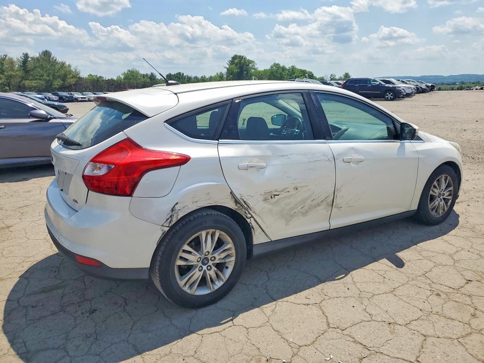 53030016 :رقم المزاد ، 1FAHP3M25CL412984 vin ، 2012 Ford Focus مزاد بيع