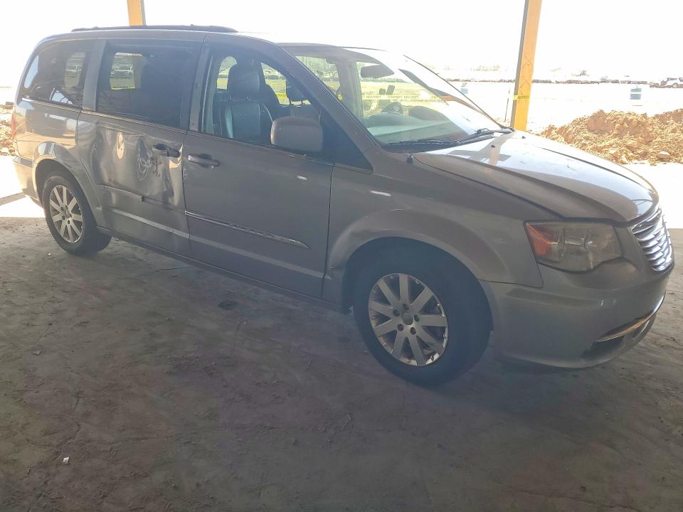 53121126 :رقم المزاد ، 2C4RC1BG5GR229224 vin ، 2016 Chrysler Town & Country مزاد بيع