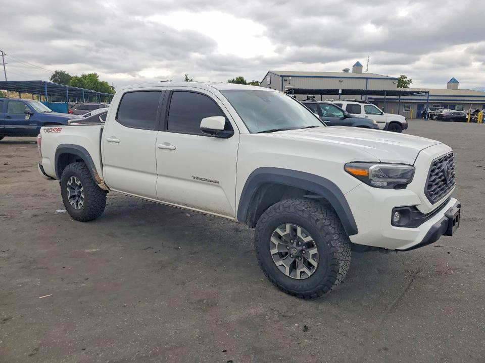 Продажа на аукционе авто 2023 Toyota Tacoma, vin: 3TMCZ5AN8PM643892, номер лота: 52697676