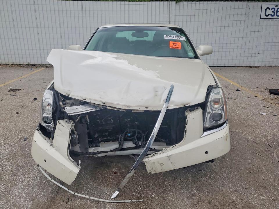 2011 Cadillac Dts მანქანა იყიდება აუქციონზე, vin: 1G6KD5E61BU131072, აუქციონის ნომერი: 53947306