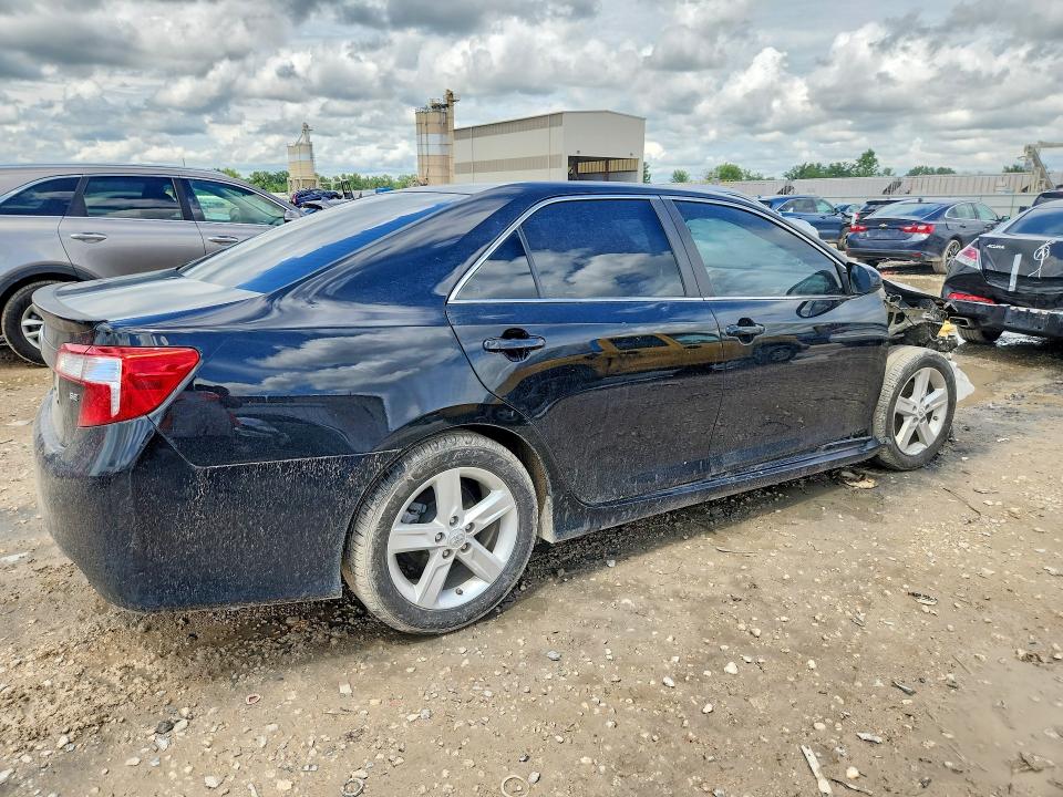 53797096 :رقم المزاد ، 4T1BF1FK1EU355096 vin ، 2014 Toyota Camry مزاد بيع