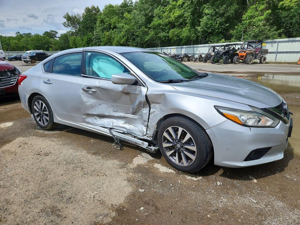 Продаж на аукціоні авто 2017 Nissan Altima, vin: 1N4AL3AP0HC118610, номер лоту: 55224686