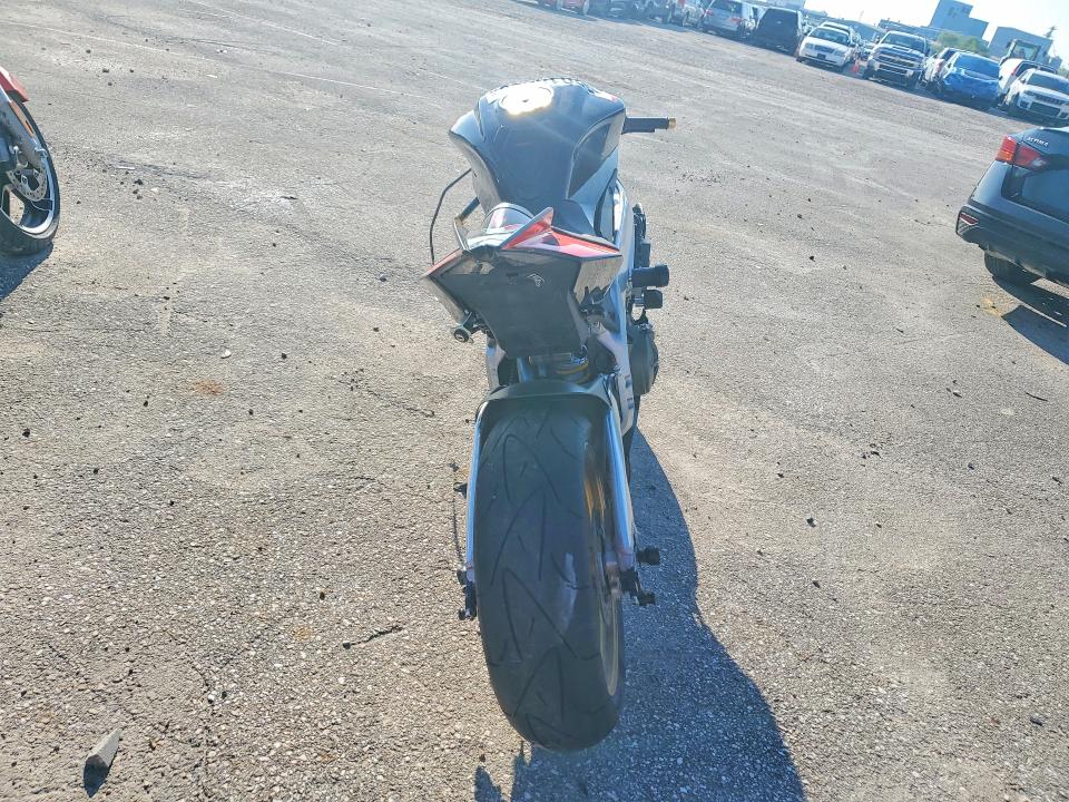 52016026 :رقم المزاد ، ZD4RKU004CS001707 vin ، 2012 Aprilia Rsv4 مزاد بيع
