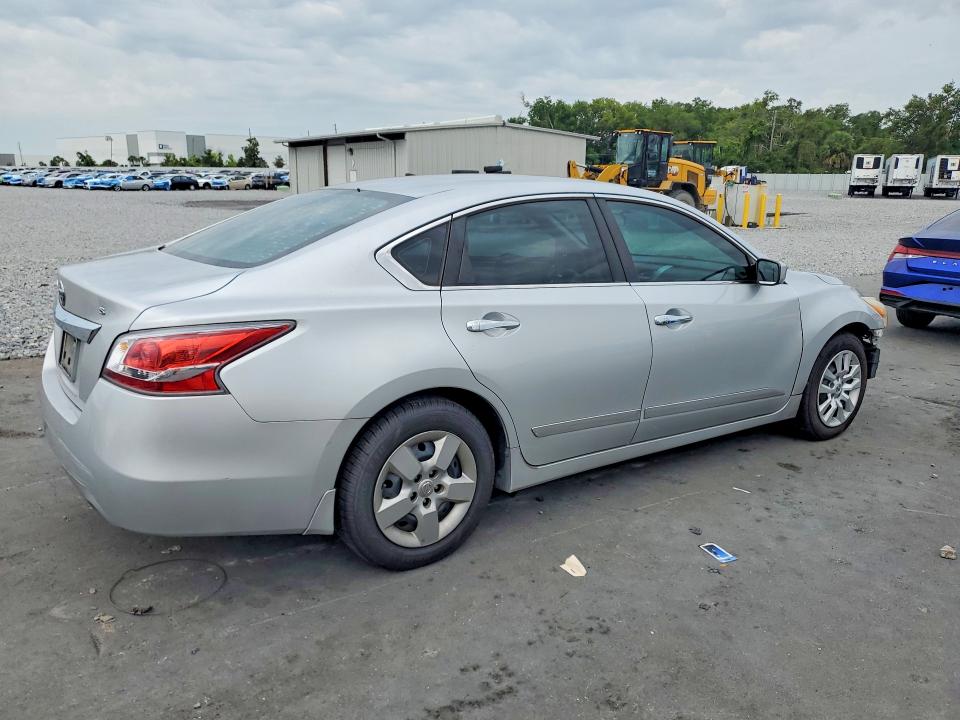 2015 Nissan Altima მანქანა იყიდება აუქციონზე, vin: 1N4AL3AP0FC137333, აუქციონის ნომერი: 53281696