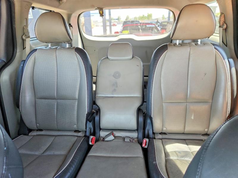 53435186 :رقم المزاد ، KNDMB5C11H6267427 vin ، 2017 Kia Sedona مزاد بيع