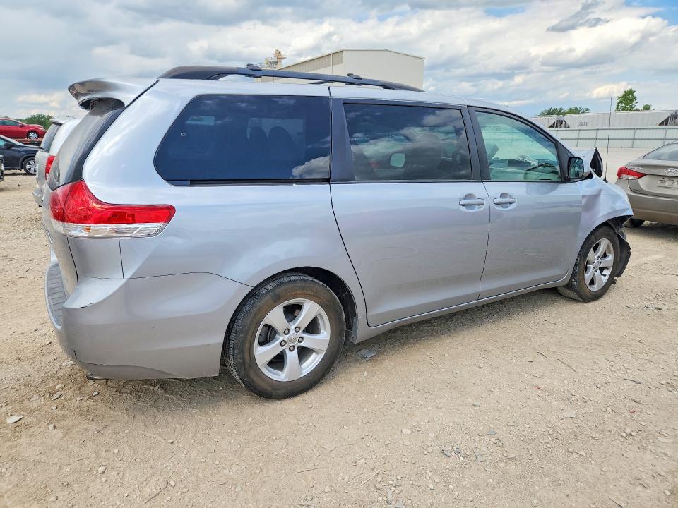 Продажа на аукционе авто 2014 Toyota Sienna, vin: 5TDKK3DC8ES522467, номер лота: 52078136