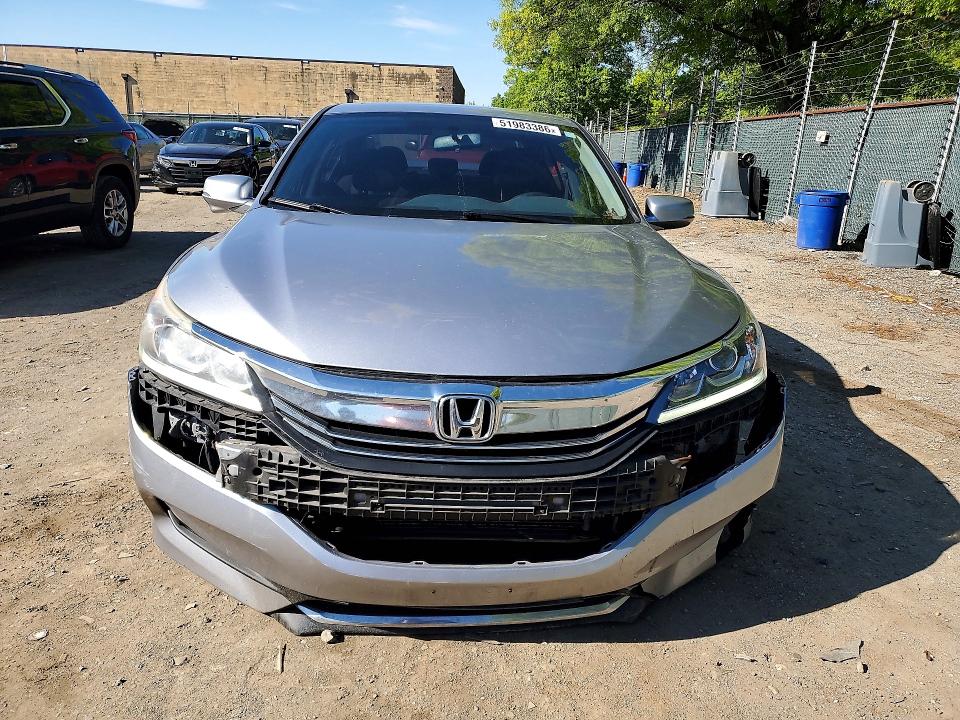 51983386 :رقم المزاد ، 1HGCR2F72HA034841 vin ، 2017 Honda Accord مزاد بيع