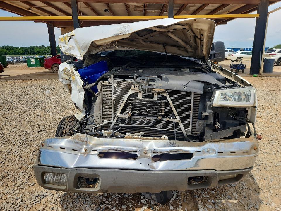 2003 Chevrolet Silverado მანქანა იყიდება აუქციონზე, vin: 1GCHK23103F161785, აუქციონის ნომერი: 51999246