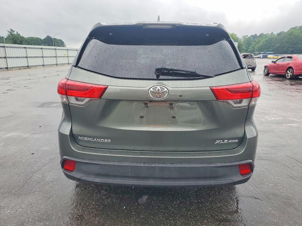 Aukcja sprzedaży 2018 Toyota Highlander, vin: 5TDJZRFH7JS881449, numer aukcji: 52772396