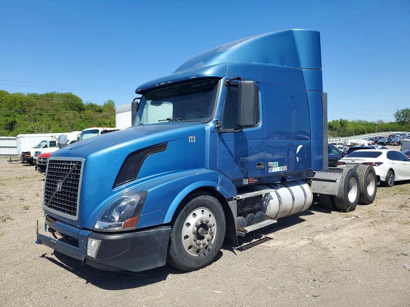 46778176 :رقم المزاد ، 4V4NC9TGX9N273106 vin ، 2009 Volvo Vn مزاد بيع
