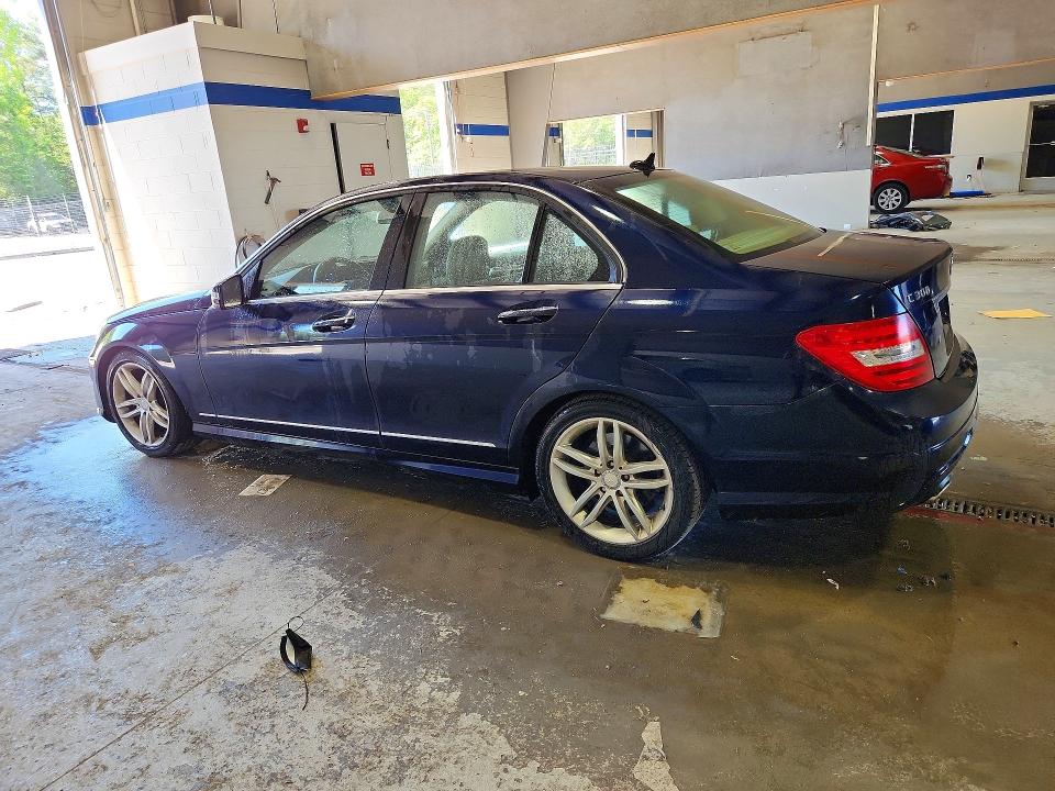 2012 Mercedes-benz C მანქანა იყიდება აუქციონზე, vin: WDDGF8BB1CR228301, აუქციონის ნომერი: 55370866