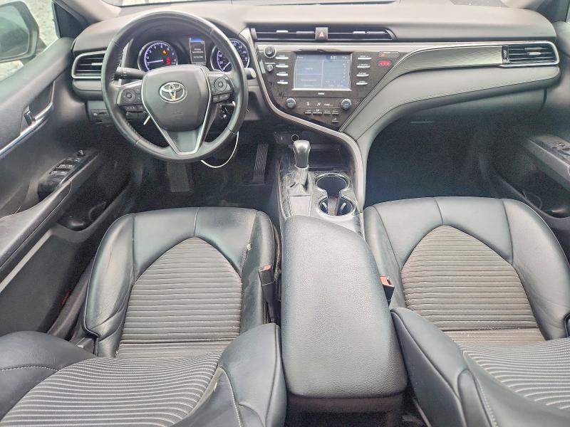 52551576 :رقم المزاد ، 4T1G11AK2LU902983 vin ، 2020 Toyota Camry مزاد بيع