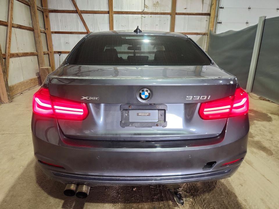 50845386 :رقم المزاد ، WBA8D9C57JEM33528 vin ، 2018 Bmw 330 مزاد بيع