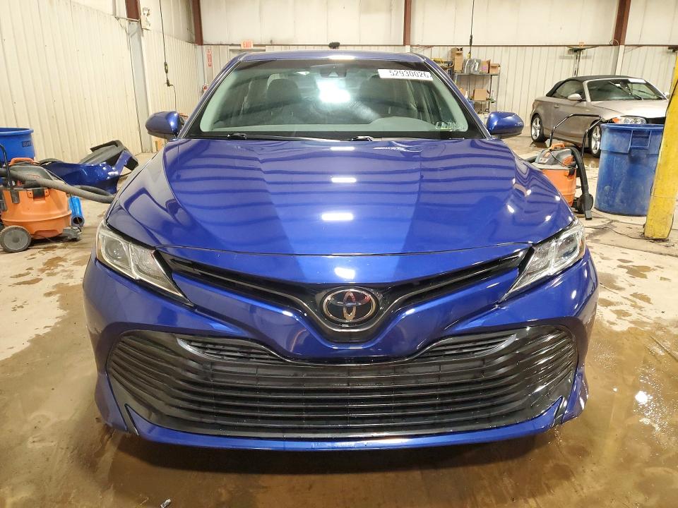 Продажа на аукционе авто 2018 Toyota Camry, vin: 4T1B11HK0JU606082, номер лота: 52930026