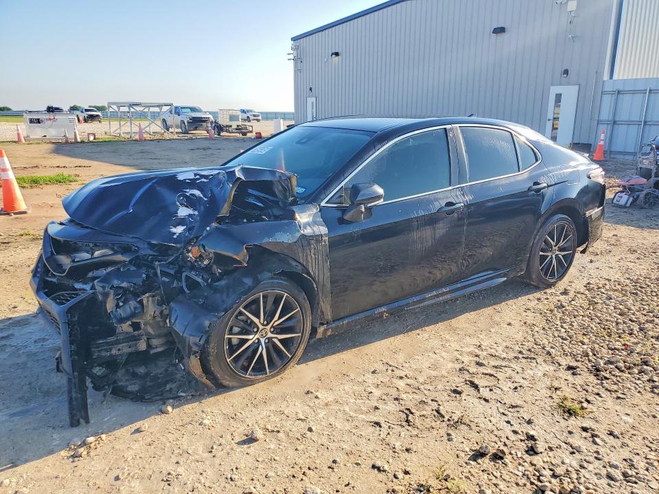 79591345 :رقم المزاد ، 4T1G11AK2NU714242 vin ، 2022 Toyota Camry مزاد بيع