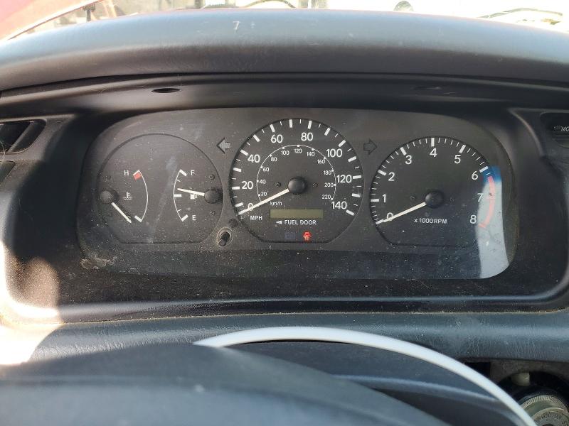 53105616 :رقم المزاد ، 4T1BG22K5YU655916 vin ، 2000 Toyota Camry مزاد بيع