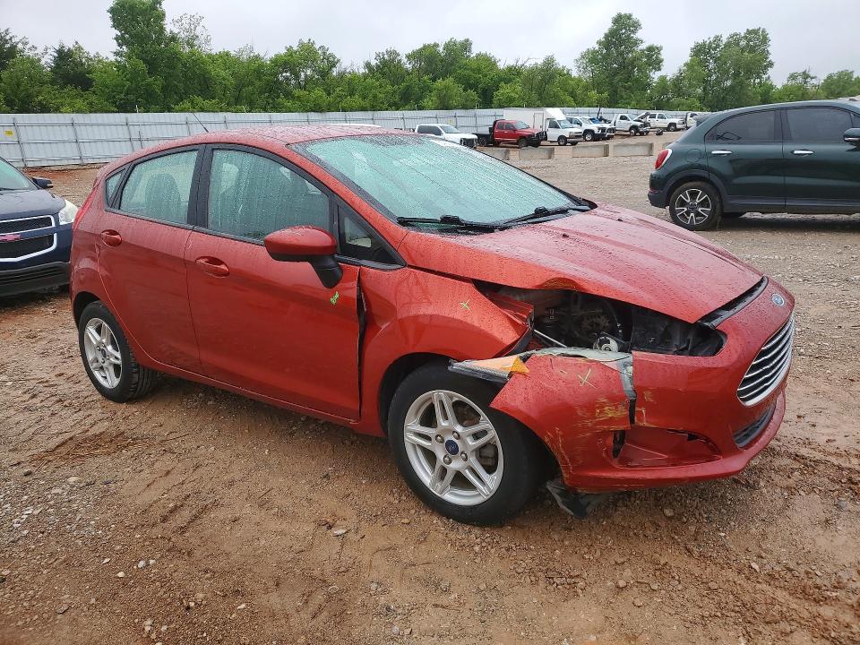 54330626 :رقم المزاد ، 3FADP4EJ4JM102105 vin ، 2018 Ford Fiesta مزاد بيع