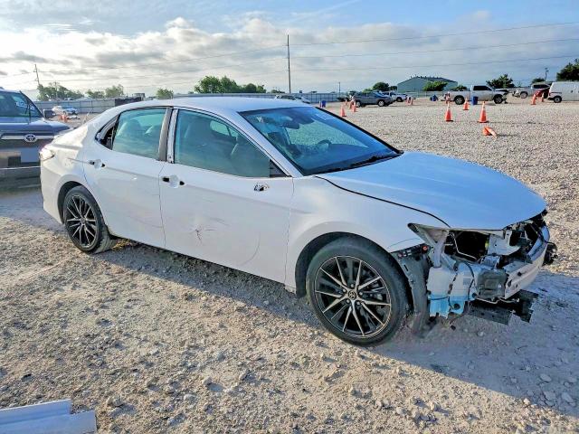 Продажа на аукционе авто 2022 Toyota Camry, vin: 4T1G11AK7NU690827, номер лота: 52726956
