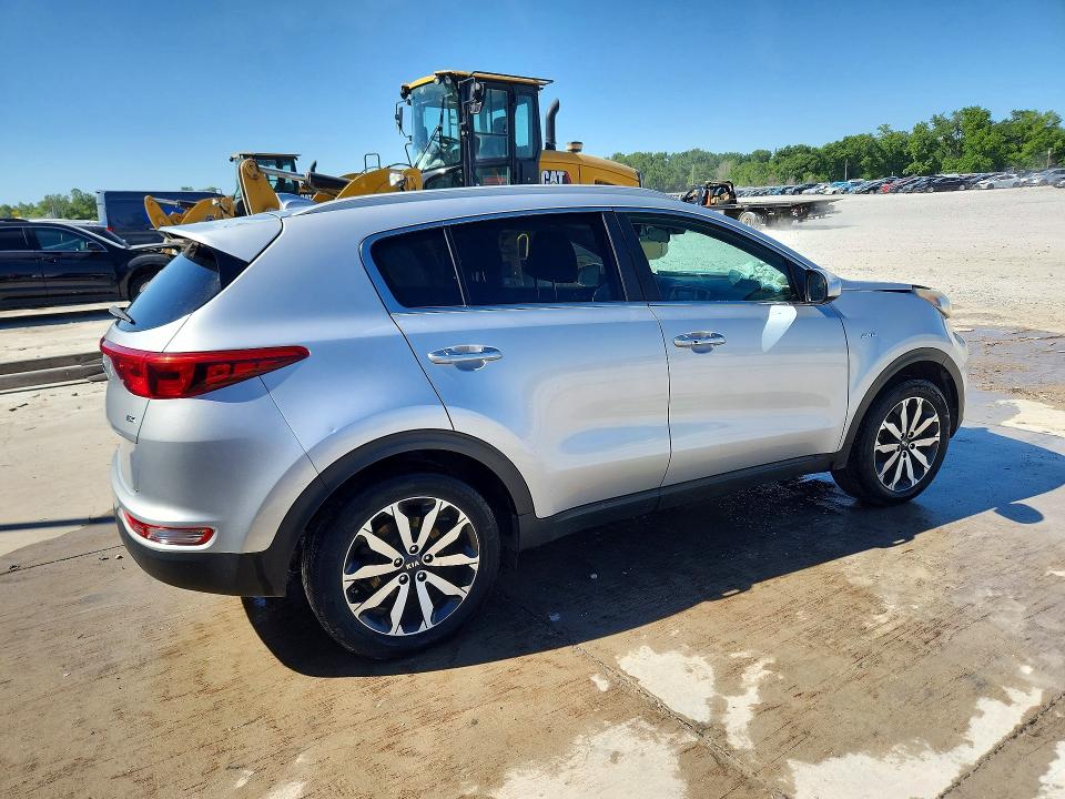 Продажа на аукционе авто 2017 Kia Sportage, vin: KNDPNCAC4H7053698, номер лота: 53334176