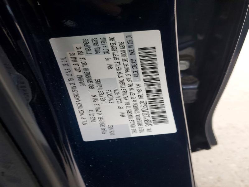 52559026 :رقم المزاد ، 3MZBN1V37JM215129 vin ، 2018 Mazda 3 مزاد بيع