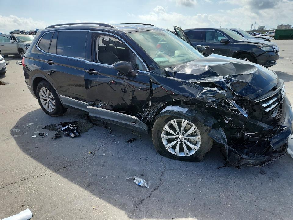 Продажа на аукционе авто 2018 Volkswagen Tiguan, vin: 3VV3B7AX1JM008748, номер лота: 54123056