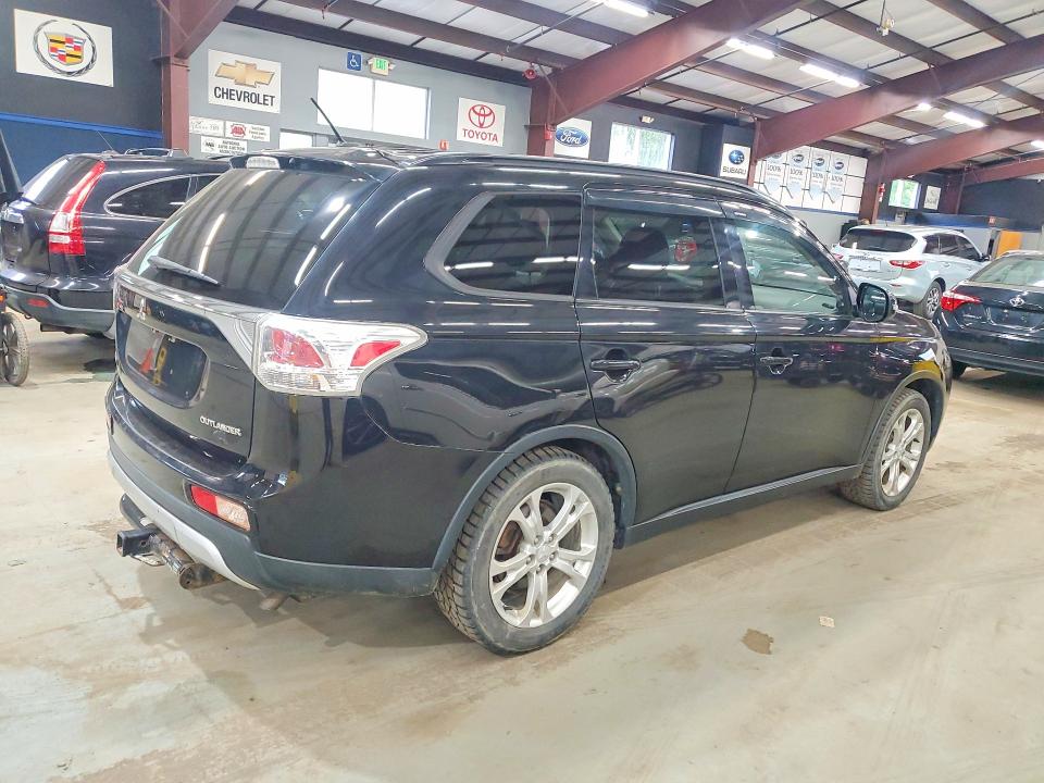 53586396 :رقم المزاد ، JA4AZ3A37FZ002542 vin ، 2015 Mitsubishi Outlander مزاد بيع
