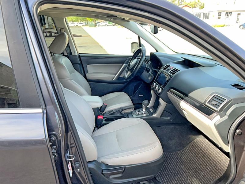 Продаж на аукціоні авто 2018 Subaru Forester, vin: JF2SJARC8JH596519, номер лоту: 52458996