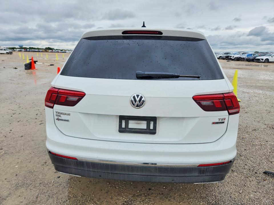Продажа на аукционе авто 2018 Volkswagen Tiguan, vin: 3VV4B7AXXJM179258, номер лота: 52141866