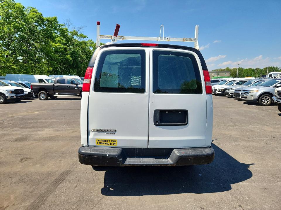 53214376 :رقم المزاد ، 1GCWGBFF8H1117358 vin ، 2017 Chevrolet Express G2500 مزاد بيع